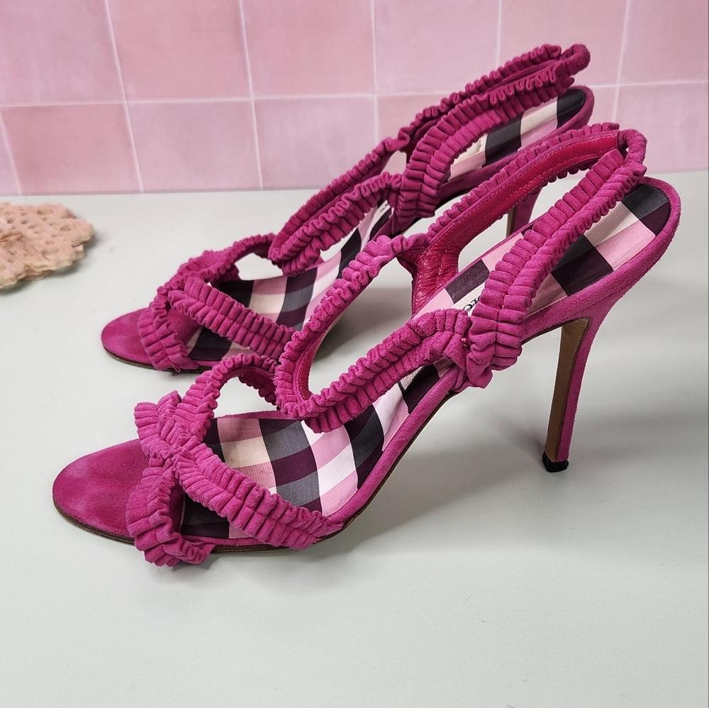 Manolo Blahnik Pink Suede SUPLIZIA Strappy Sandals